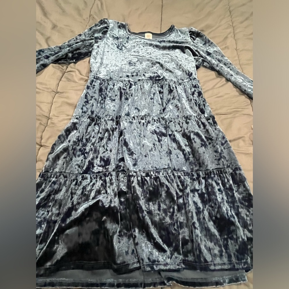 Girls blue velvet dress